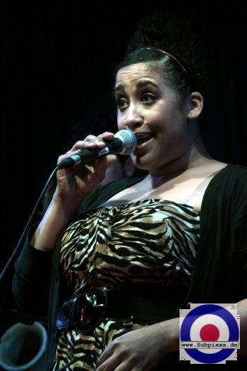 Brandy Butler (USA) with The Fonxionaires - Noels Ballroom, Leipzig 06. April 2012 (5).JPG